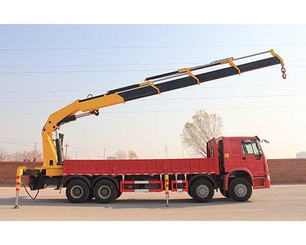 隨車(chē)起重動(dòng)輸車(chē)、隨車(chē)吊